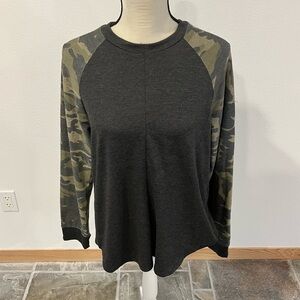 Women’s Dark Grey T-shirt w/Camouflage Long Sleeves w/Tan Felt Oval Patches